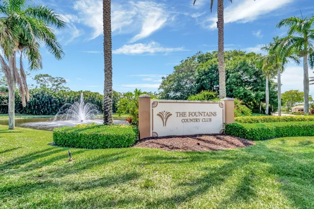 $380,000 | 5331 Fountains Drive South, Unit 5331, Lake Worth, FL 33467