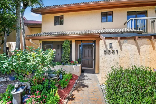 $380,000 | 5331 Fountains Drive South, Unit 5331, Lake Worth, FL 33467