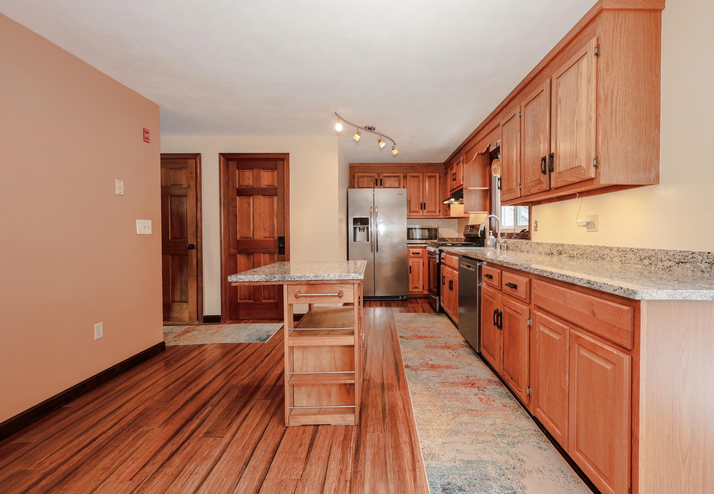 6 Scott Lane, Unit 6 Sandown, NH 03873 - Photo 11 of 41