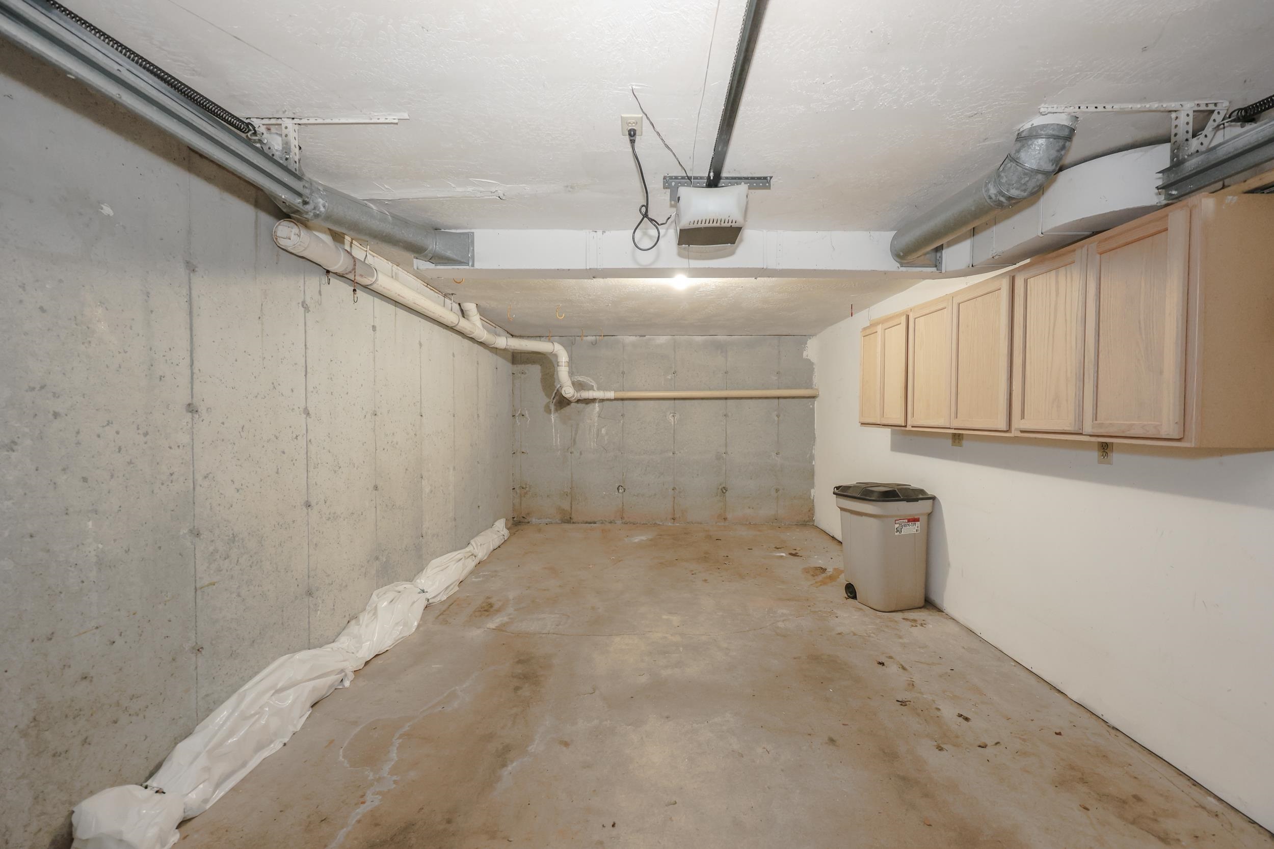 6 Scott Lane, Unit 6 Sandown, NH 03873 - Photo 34 of 41