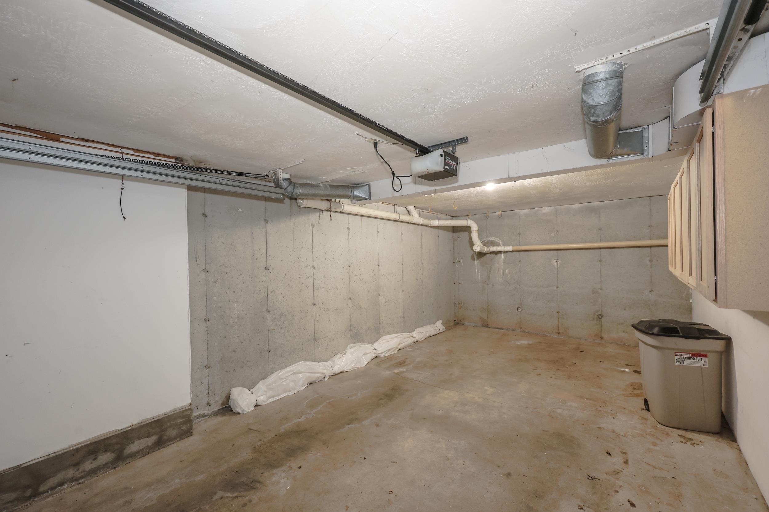 6 Scott Lane, Unit 6 Sandown, NH 03873 - Photo 36 of 41