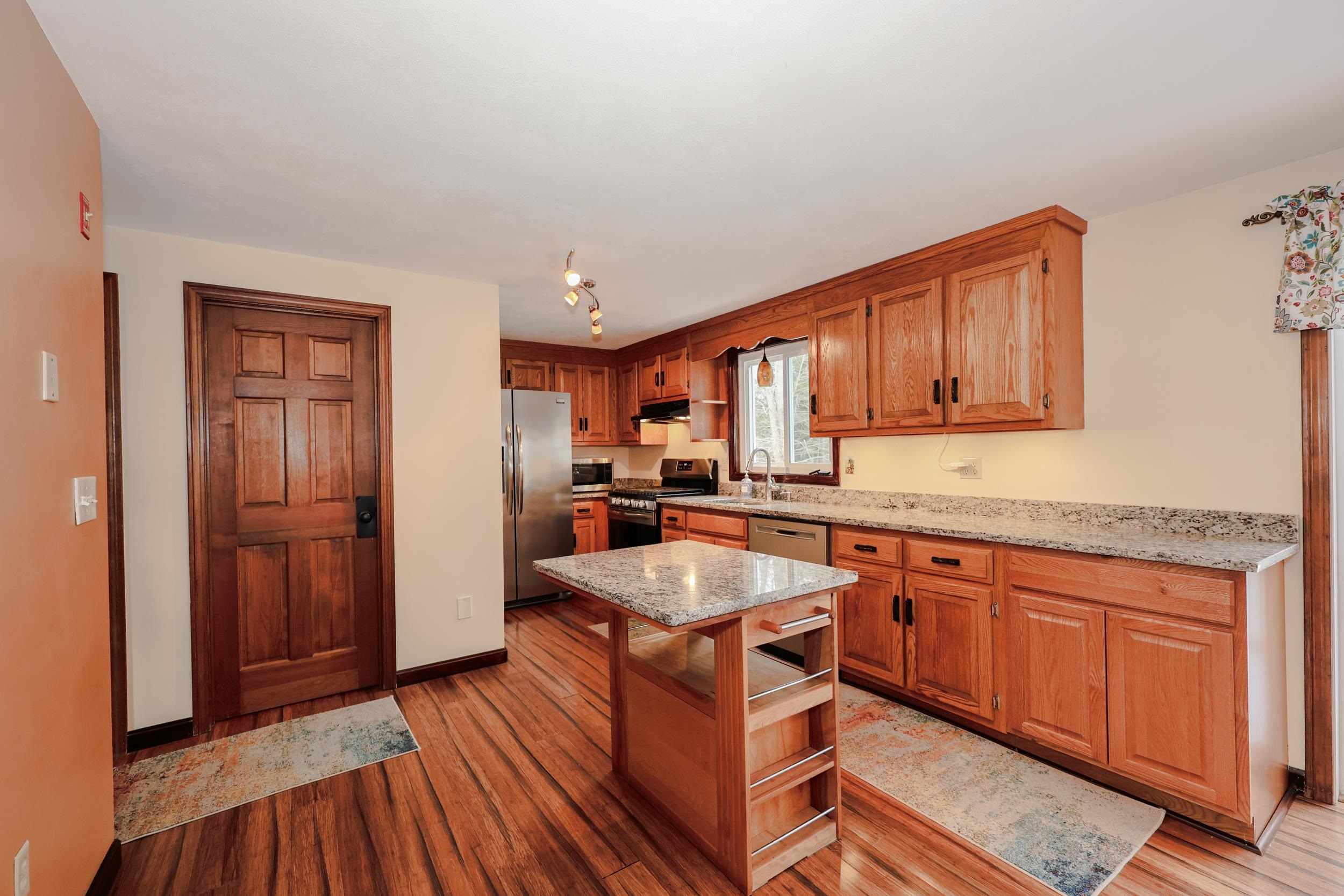 6 Scott Lane, Unit 6 Sandown, NH 03873 - Photo 4 of 41