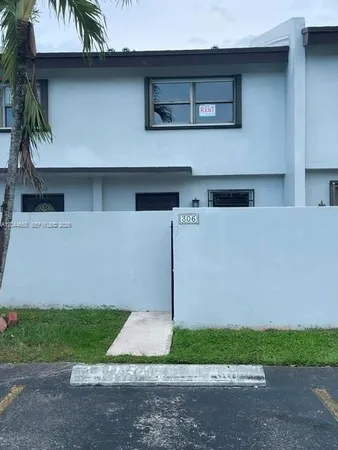 $2,400 | 8020 Southwest 152nd Avenue, Unit 306, Miami, FL 33193