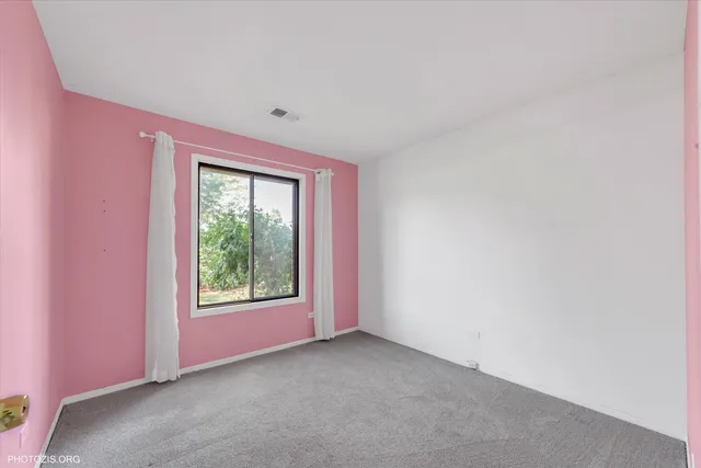 $264,900 | 918 East Kings Row, Unit 1, Palatine, IL 60074