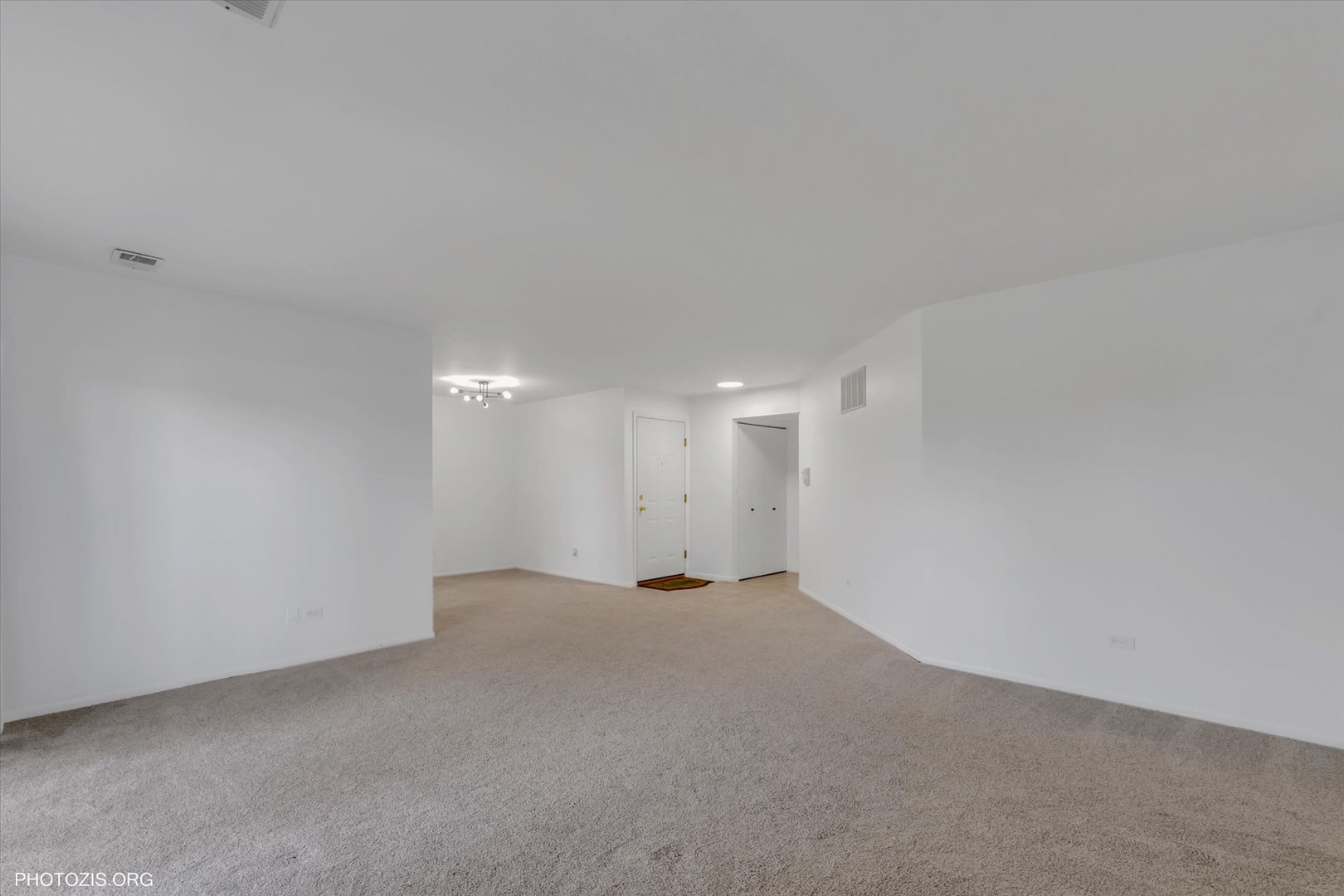 918 East Kings Row, Unit 1 Palatine, IL 60074 - Photo 7 of 23 a view of an empty room