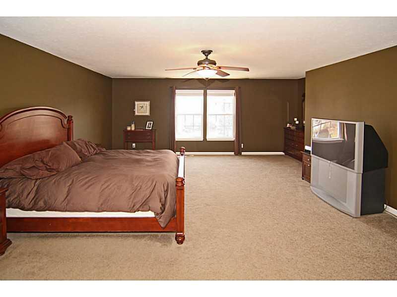 11332 Falling Water Way Fishers, IN 46037 - Photo 16 of 24 Gallery Image 16