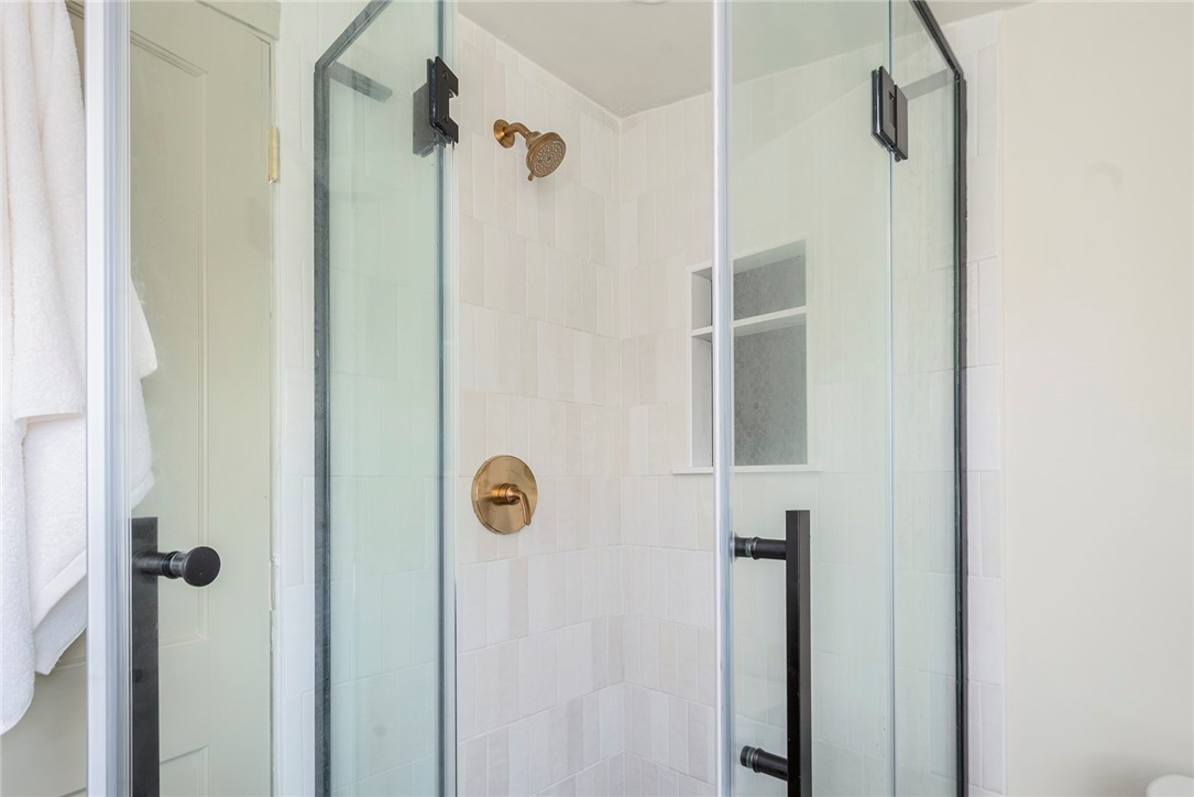 296 Cole Avenue Providence, RI 02906 - Photo 28 of 31 296 Primary Bath