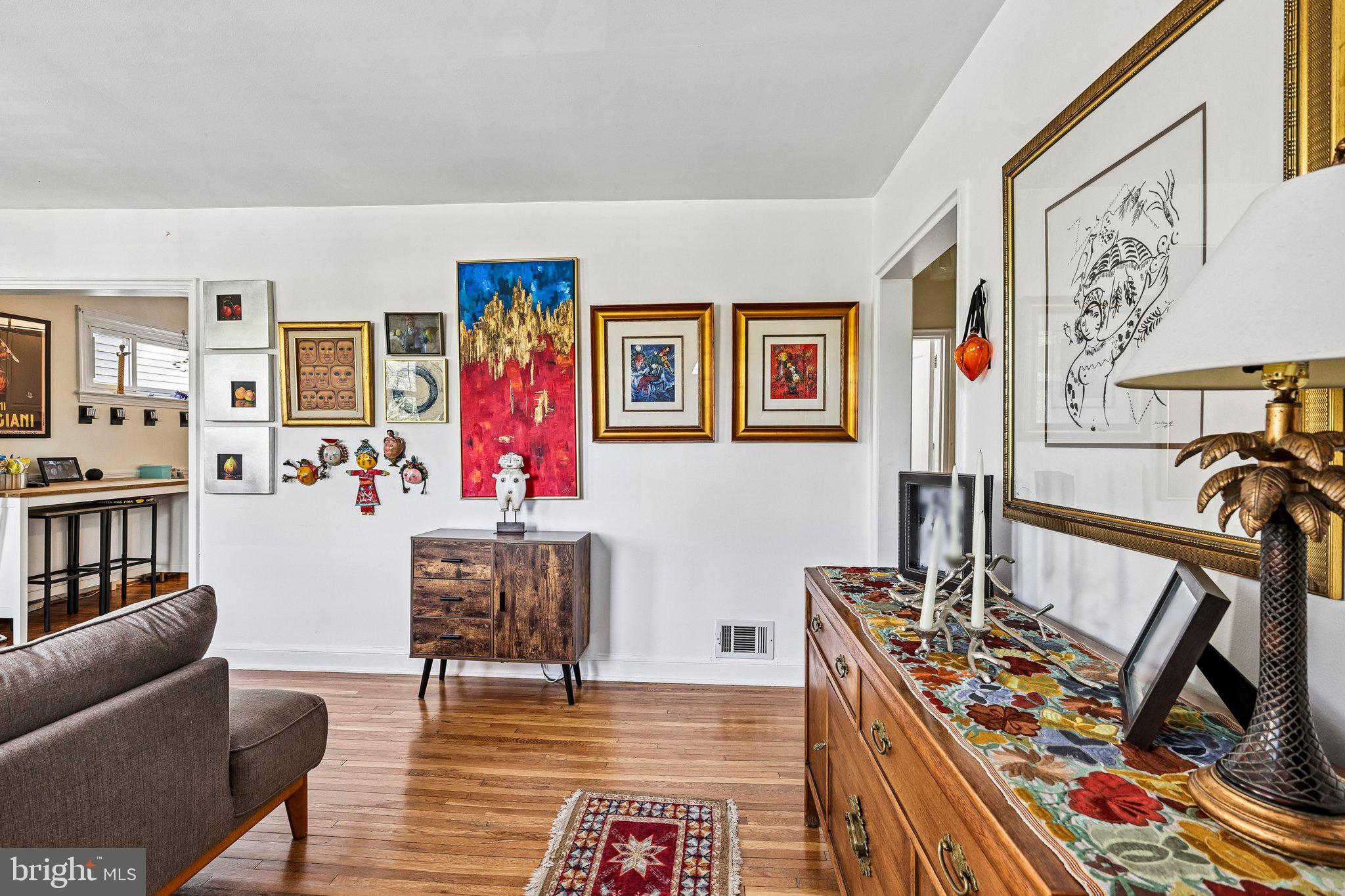 10419 Huntley Avenue Silver Spring, MD 20902 - Photo 4 of 42