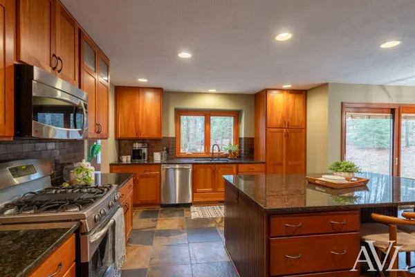 $819,900 | 6250 Cannon Highland Drive Northeast, Belmont, MI 49306