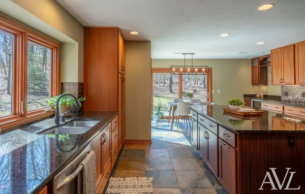 $809,900 | 6250 Cannon Highland Drive Northeast, Belmont, MI 49306