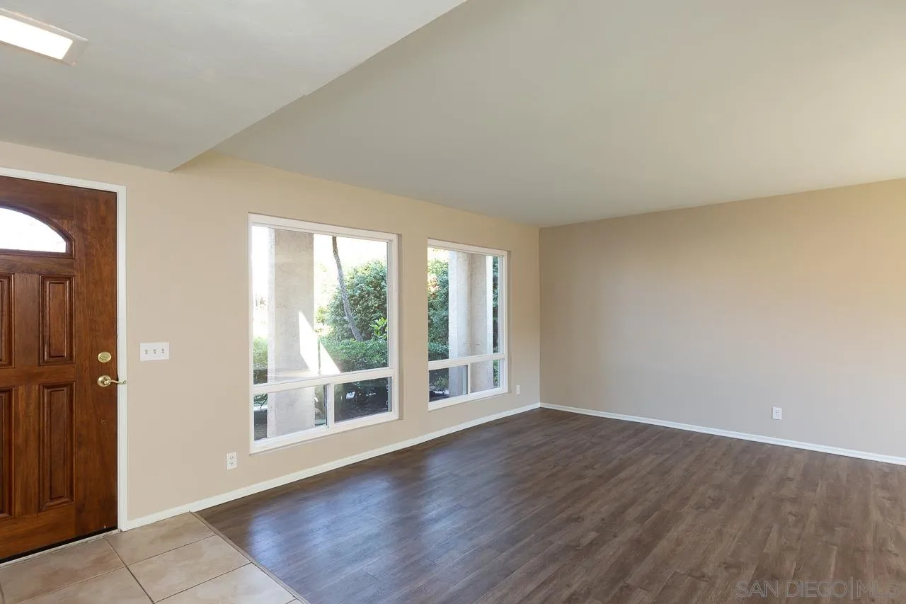 1639 Gitano Street Encinitas, CA 92024 - Photo 4 of 33 Gallery Image 4
