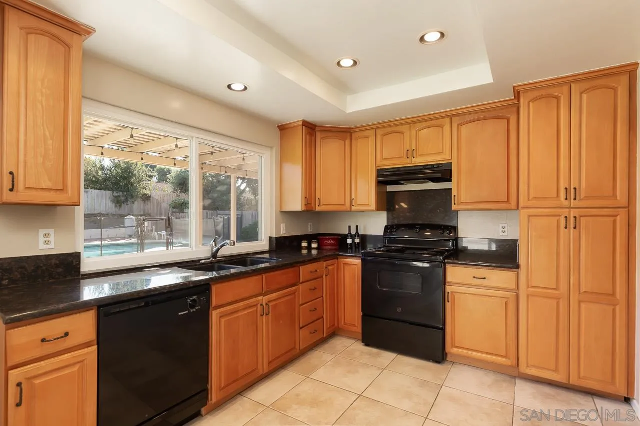 1639 Gitano Street Encinitas, CA 92024 - Photo 8 of 33 Gallery Image 8