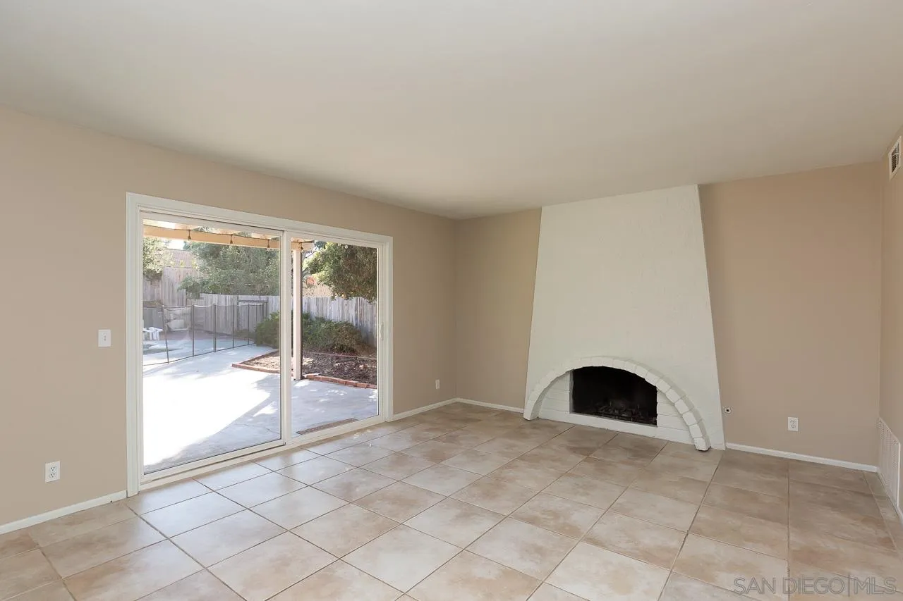 1639 Gitano Street Encinitas, CA 92024 - Photo 9 of 33 Gallery Image 9