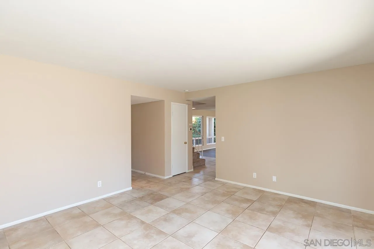 1639 Gitano Street Encinitas, CA 92024 - Photo 10 of 33 Gallery Image 10