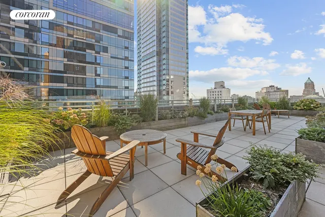 $1,750,000 | 365 Bridge Street, Unit 2C | Downtown Brooklyn