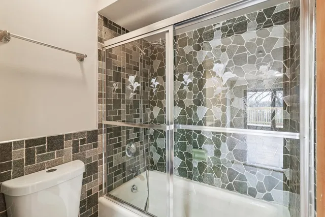 $3,600 | 23460 West N Lakewood Lane, Lake Zurich, IL 60047