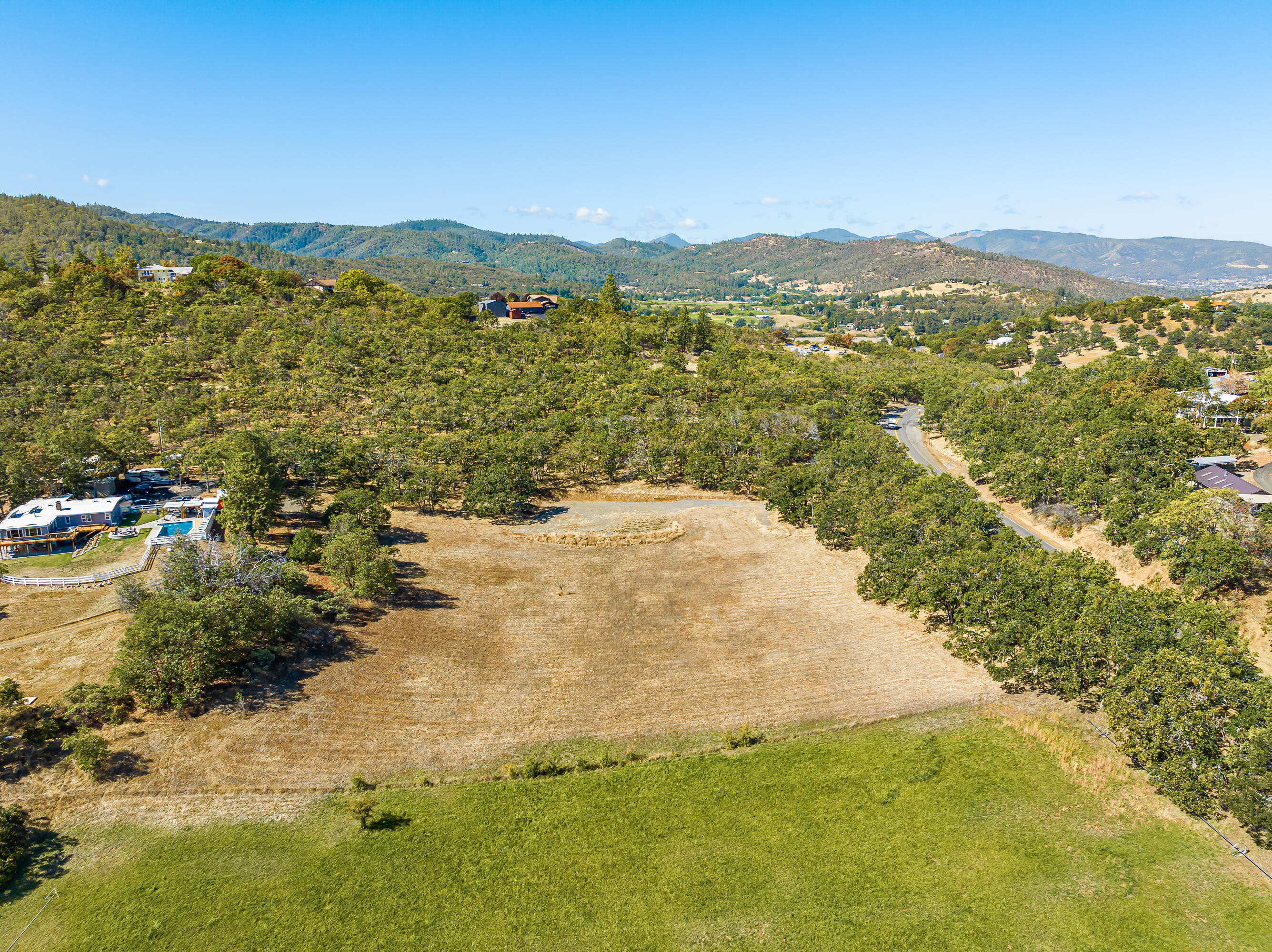 4851 Pioneer Road Medford, OR 97501 - Photo 6 of 26 DJI_0429