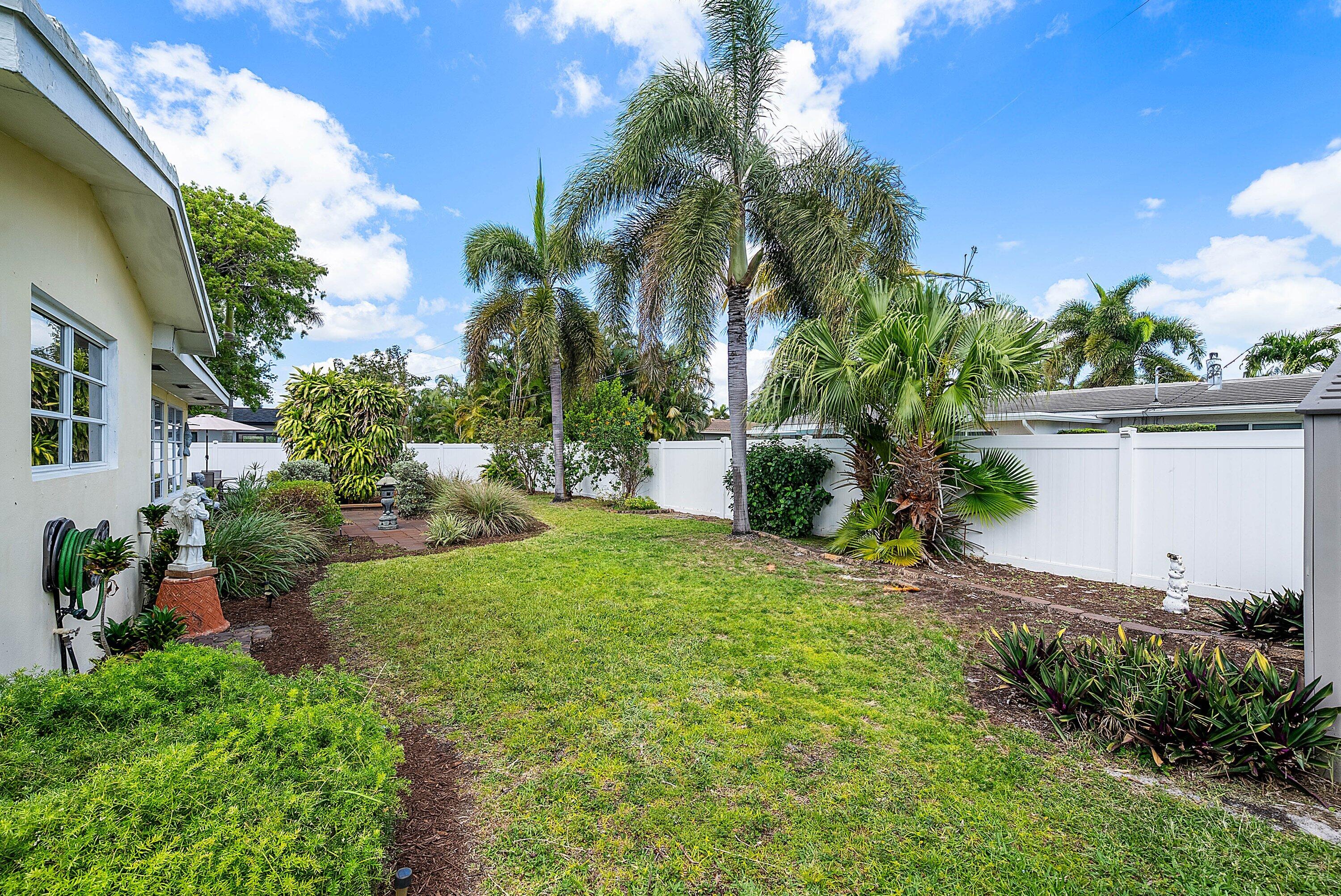 2741 Northeast 52nd Street Lighthouse Point, FL 33064 - Photo 36 of 45 040-2741Northeast52ndStreet-LighthousePo