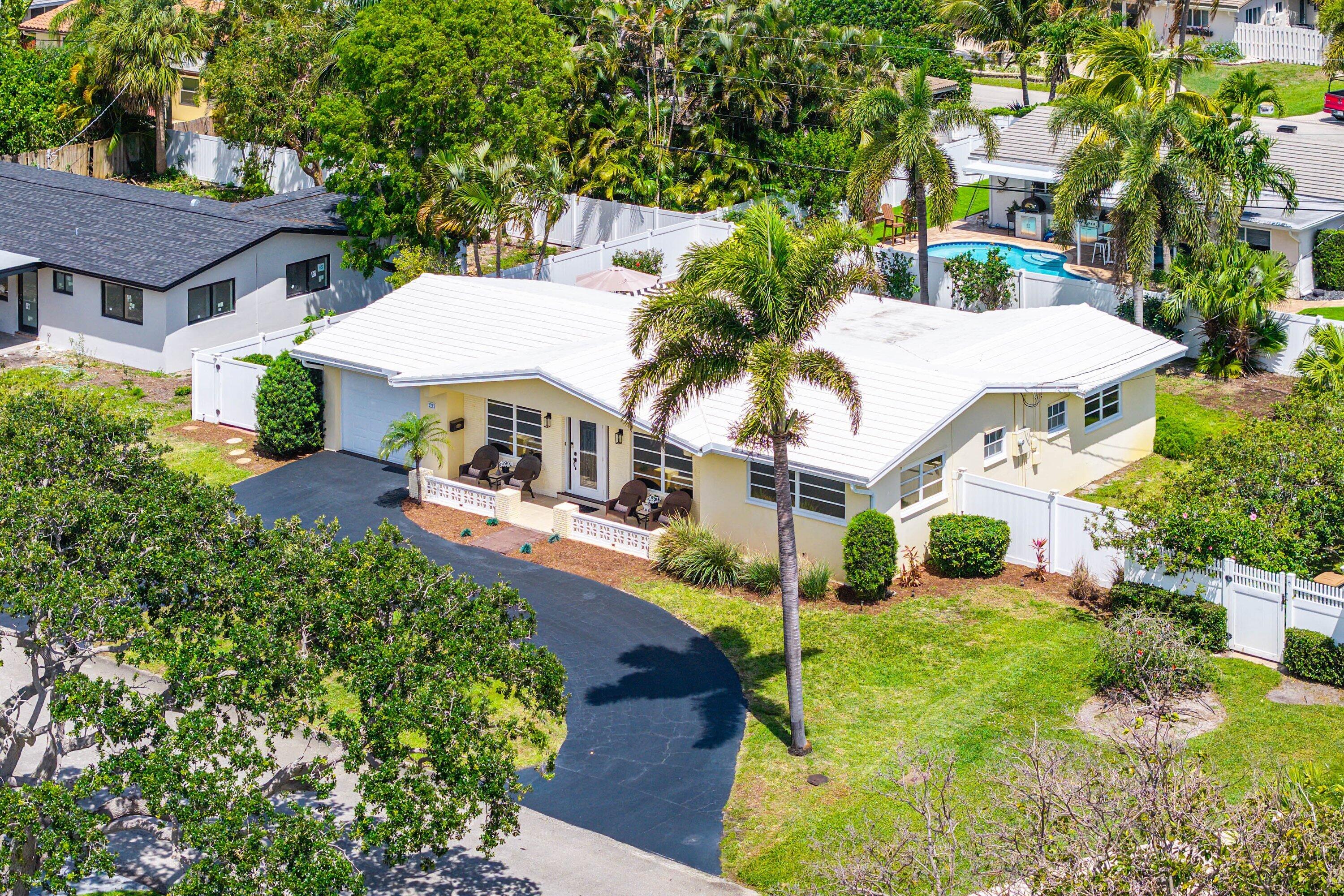 2741 Northeast 52nd Street Lighthouse Point, FL 33064 - Photo 39 of 45 044-2741Northeast52ndStreet-LighthousePo