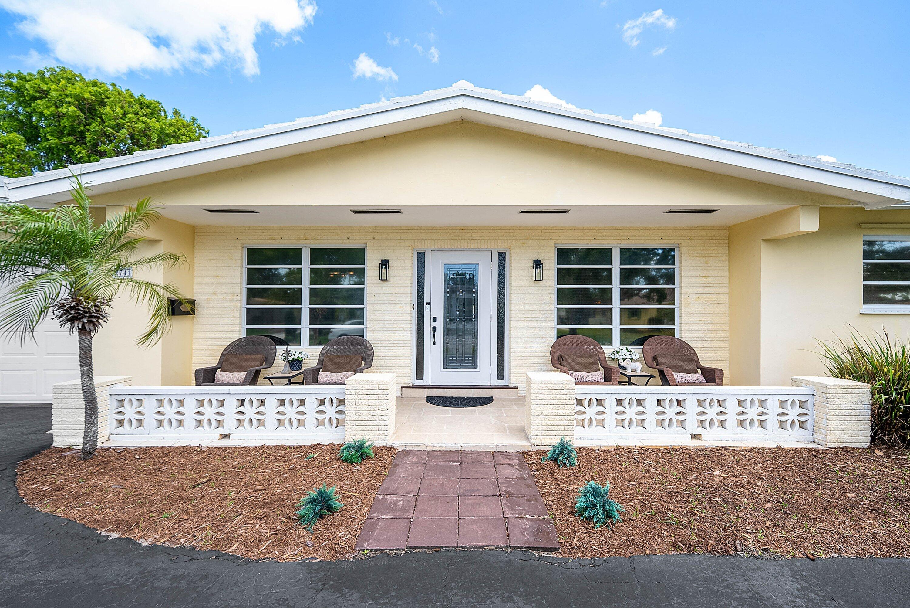 2741 Northeast 52nd Street Lighthouse Point, FL 33064 - Photo 6 of 45 004-2741Northeast52ndStreet-LighthousePo