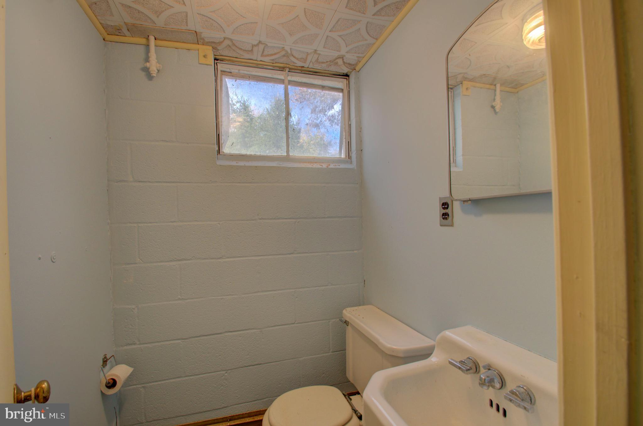 1737 Bonifant Road Silver Spring, MD 20906 - Photo 23 of 44
