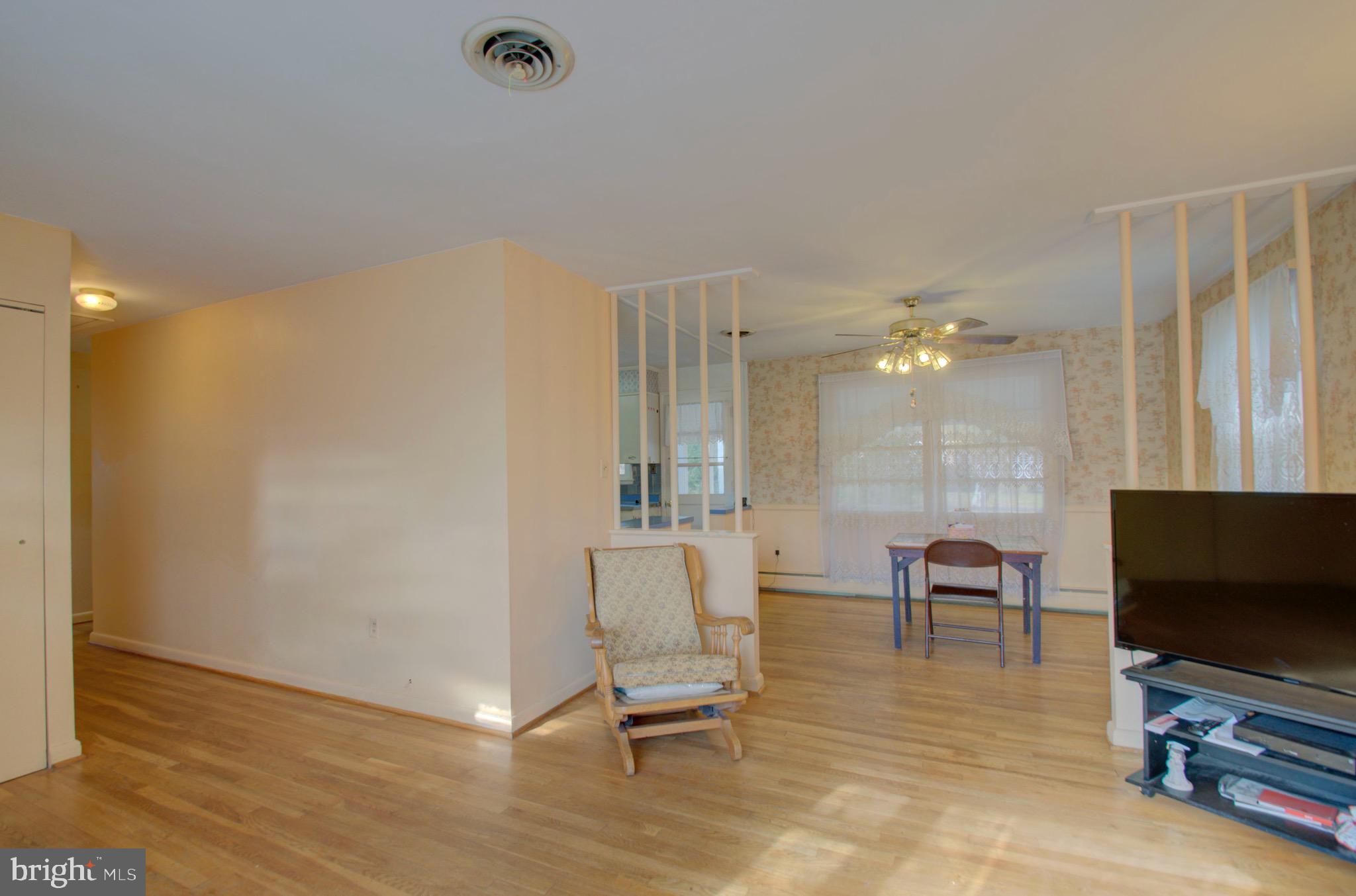 1737 Bonifant Road Silver Spring, MD 20906 - Photo 4 of 44