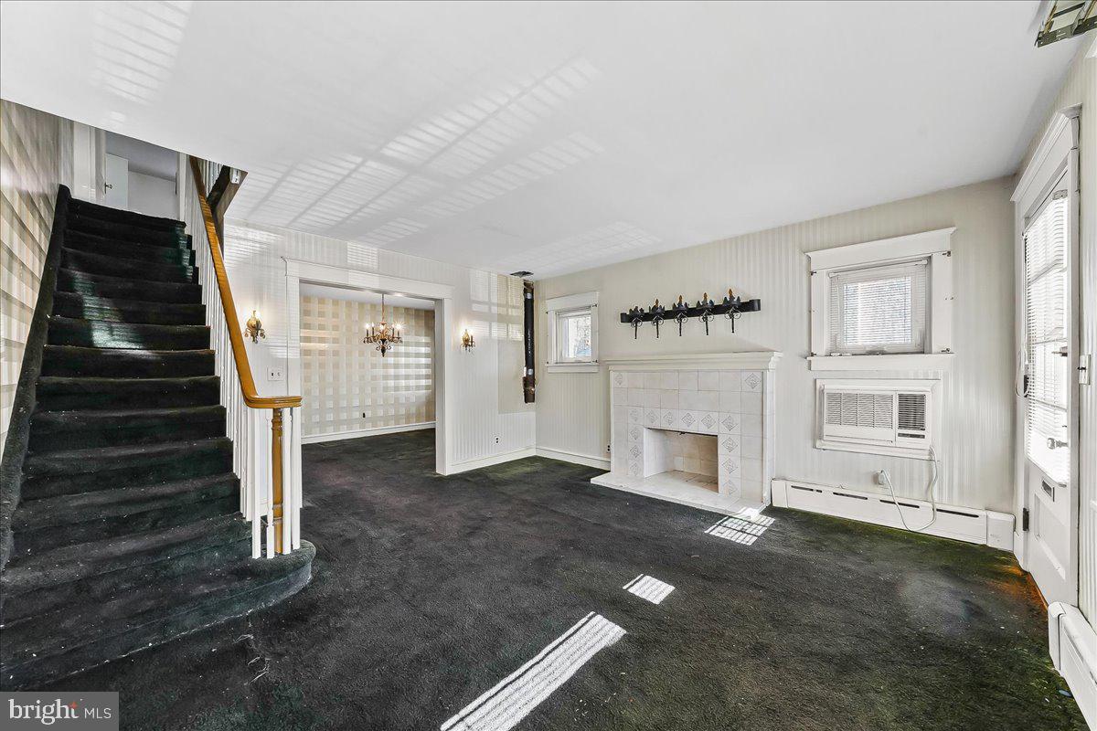 210 Sunnyside Avenue Chester, PA 19013 - Photo 3 of 19