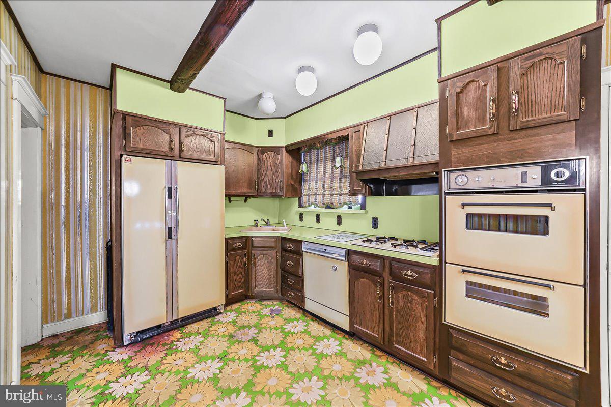 210 Sunnyside Avenue Chester, PA 19013 - Photo 8 of 19