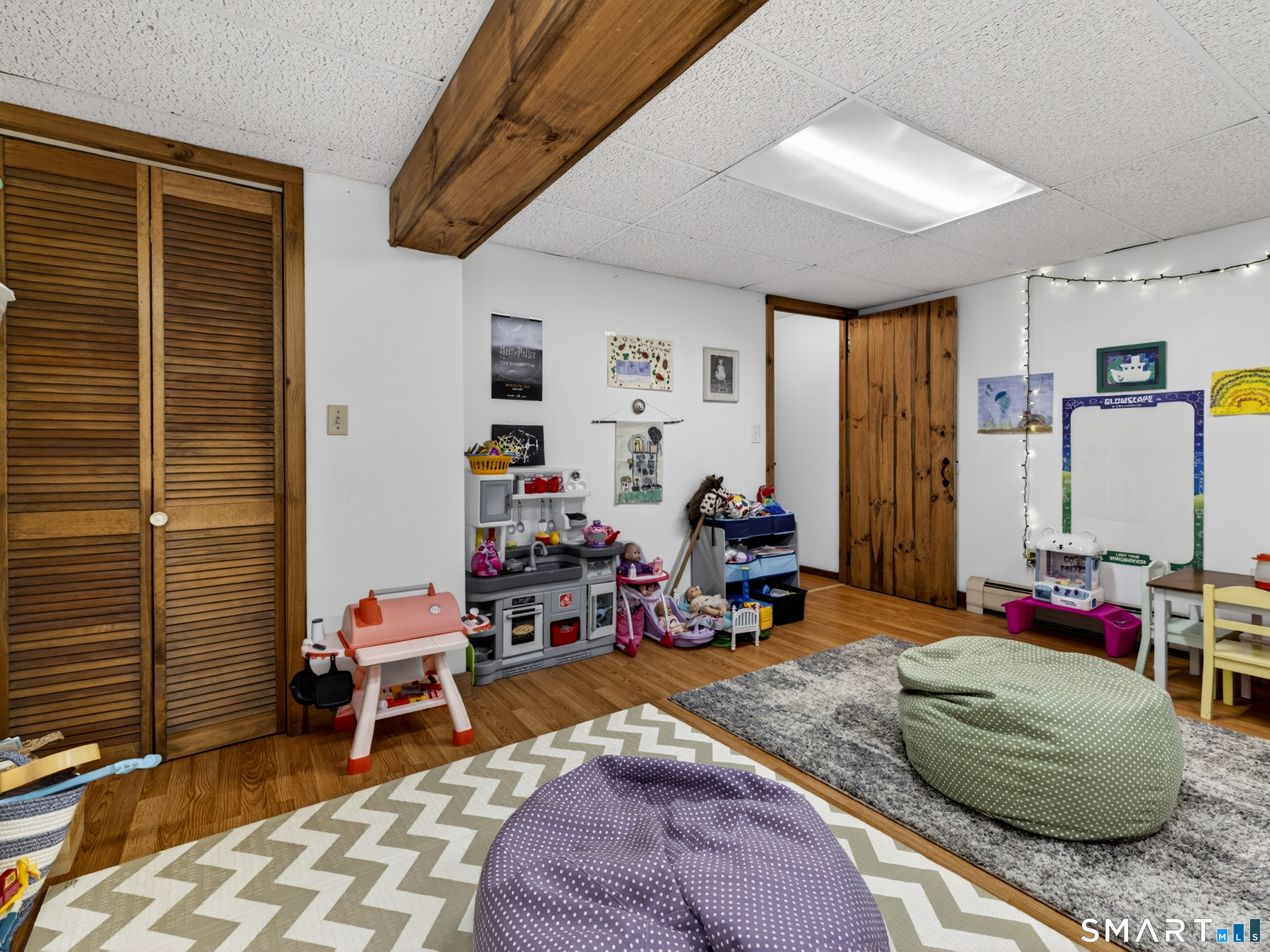 599 Durham Road Guilford, CT 06437 - Photo 33 of 42 a room with musical instruments