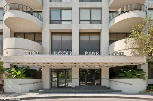 $3,300 | 2020 North Lincoln Park West, Unit 15G, Chicago, IL 60614