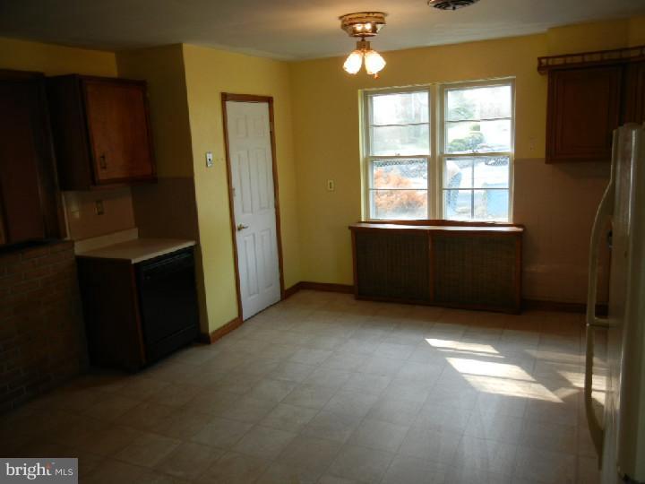 328 Grosstown Road Pottstown, PA 19464 - Photo 3 of 12 Gallery Image 3