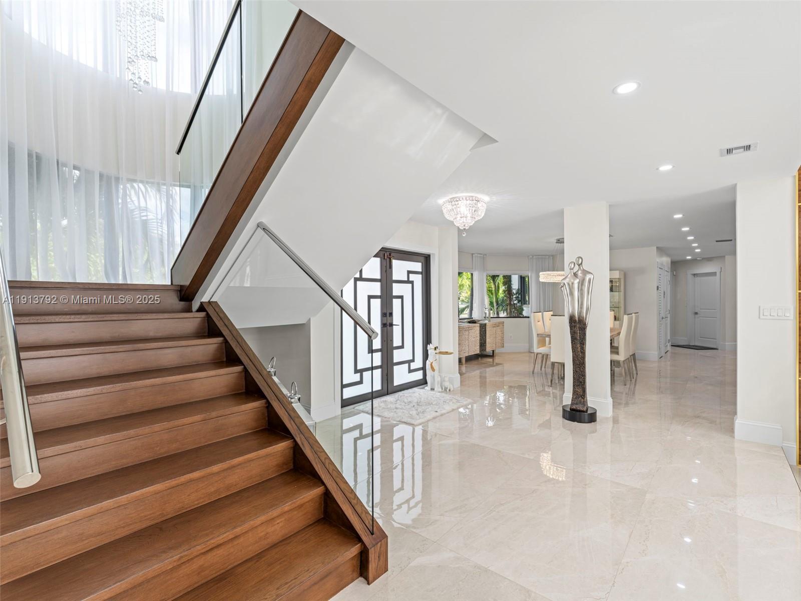 6180 Pine Tree Drive Miami Beach, FL 33140 - Photo 34 of 100