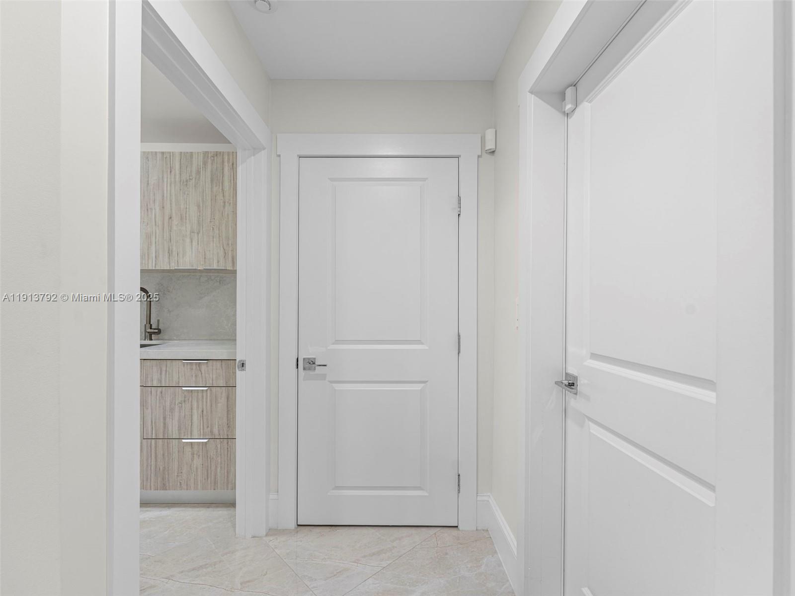 6180 Pine Tree Drive Miami Beach, FL 33140 - Photo 38 of 100