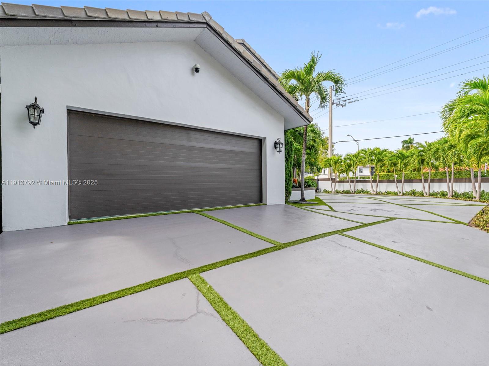 6180 Pine Tree Drive Miami Beach, FL 33140 - Photo 90 of 100