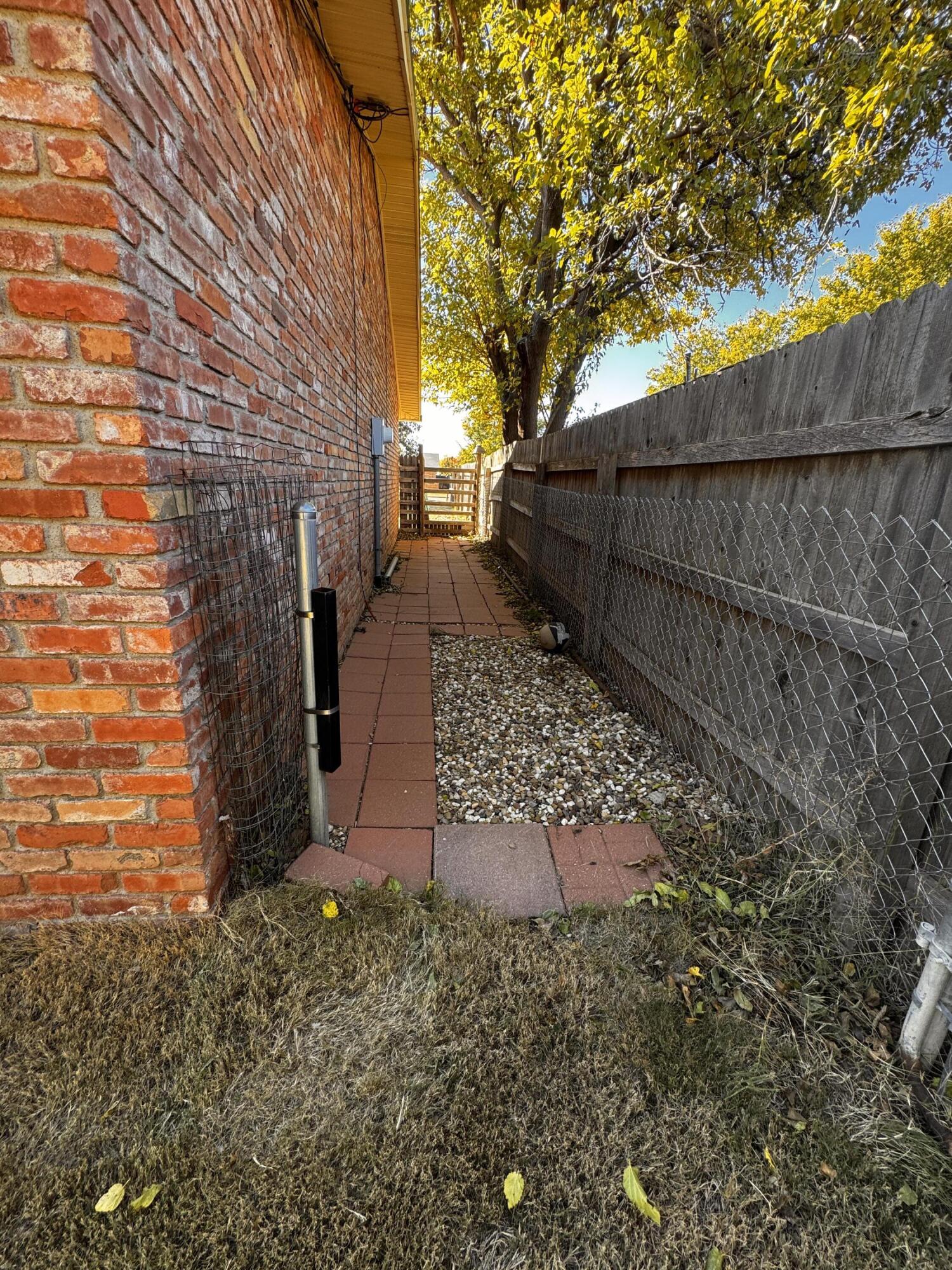 3902 Sides Street Plainview, TX 79072 - Photo 23 of 26 a view of a backyard