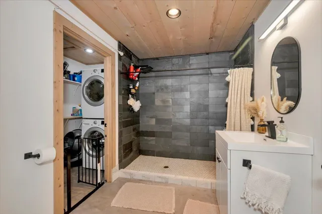 $390,000 | 11775 South Hillside Street, Solon Springs, WI 54873