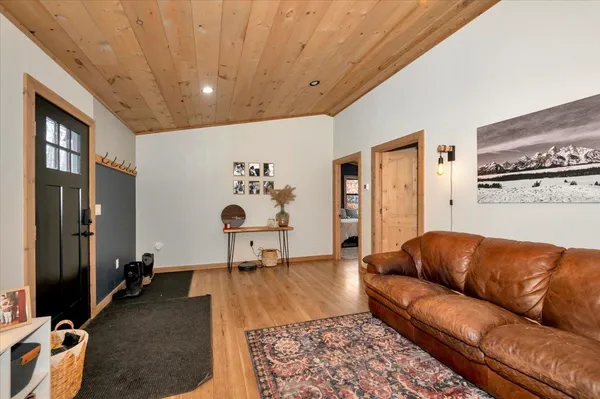 $377,500 | 11775 South Hillside Street, Solon Springs, WI 54873