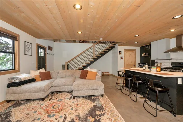 $390,000 | 11775 South Hillside Street, Solon Springs, WI 54873