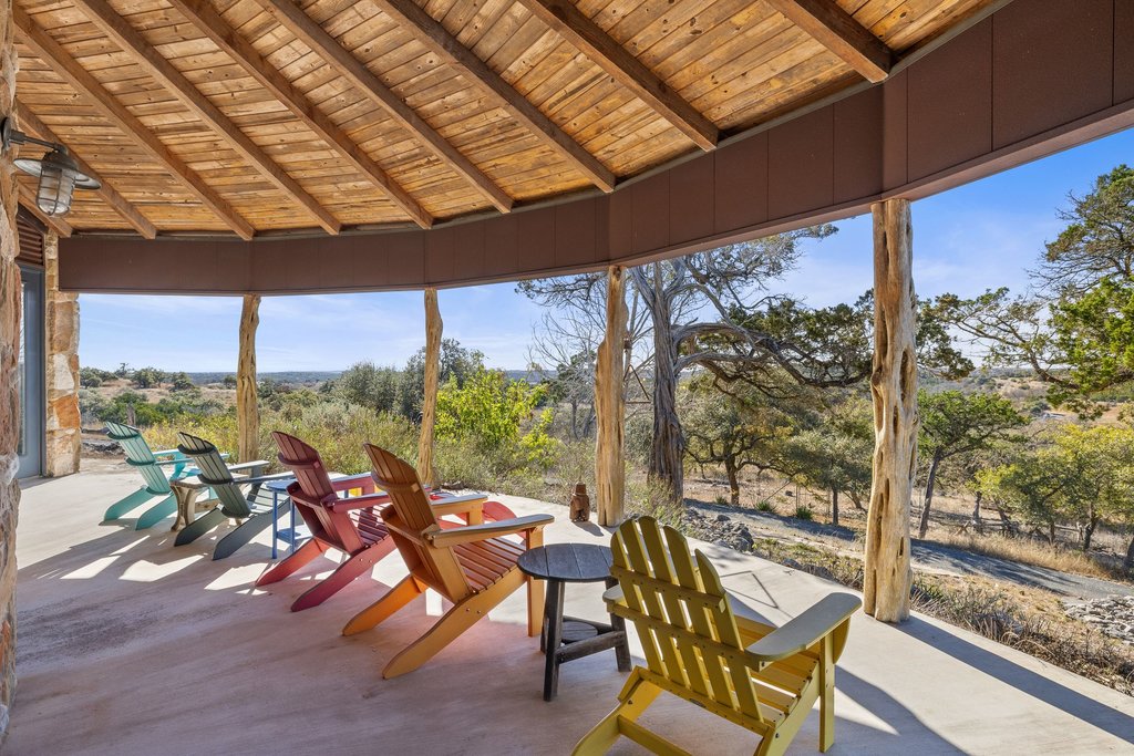 1292 Upper Turtle Creek Road Kerrville, TX 78028 - Photo 25 of 40 Covered patio views