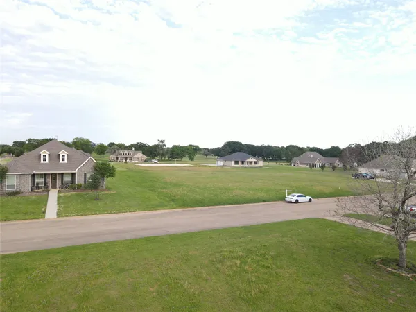 $105,000 | 120 Hogan Lane, Hempstead, TX 77445