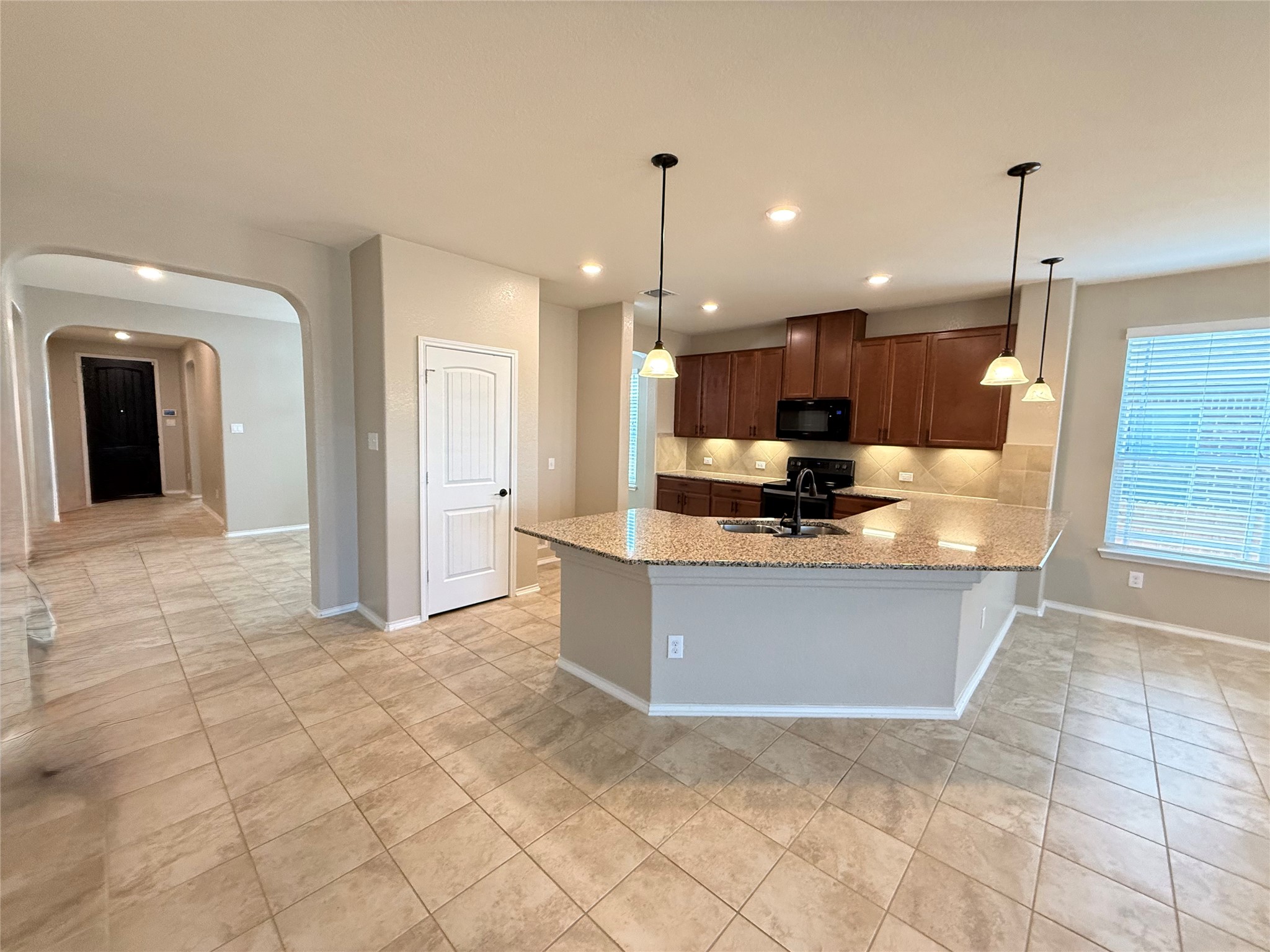 334 Reunion Lane Georgetown, TX 78626 - Photo 15 of 39