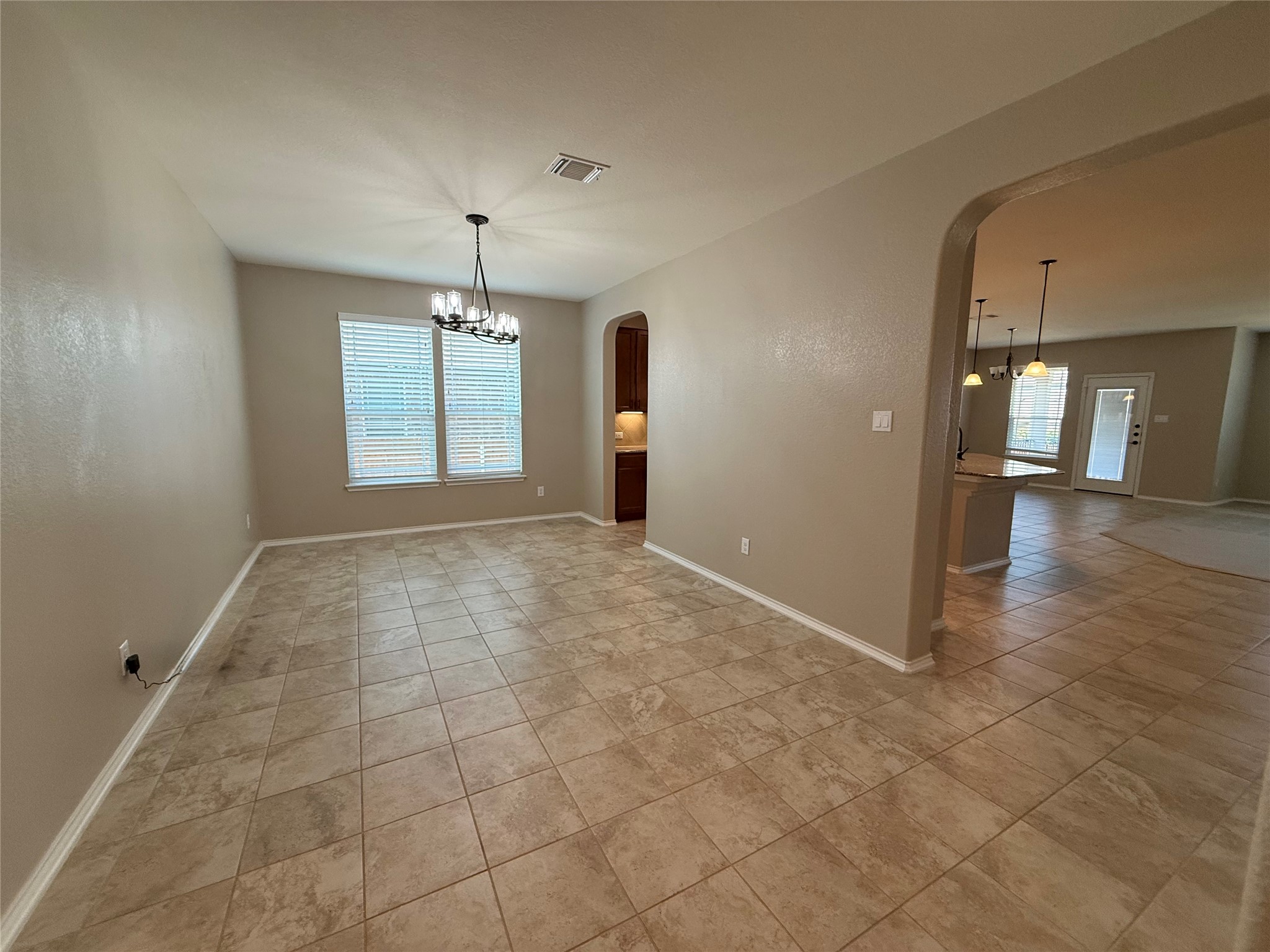 334 Reunion Lane Georgetown, TX 78626 - Photo 10 of 39