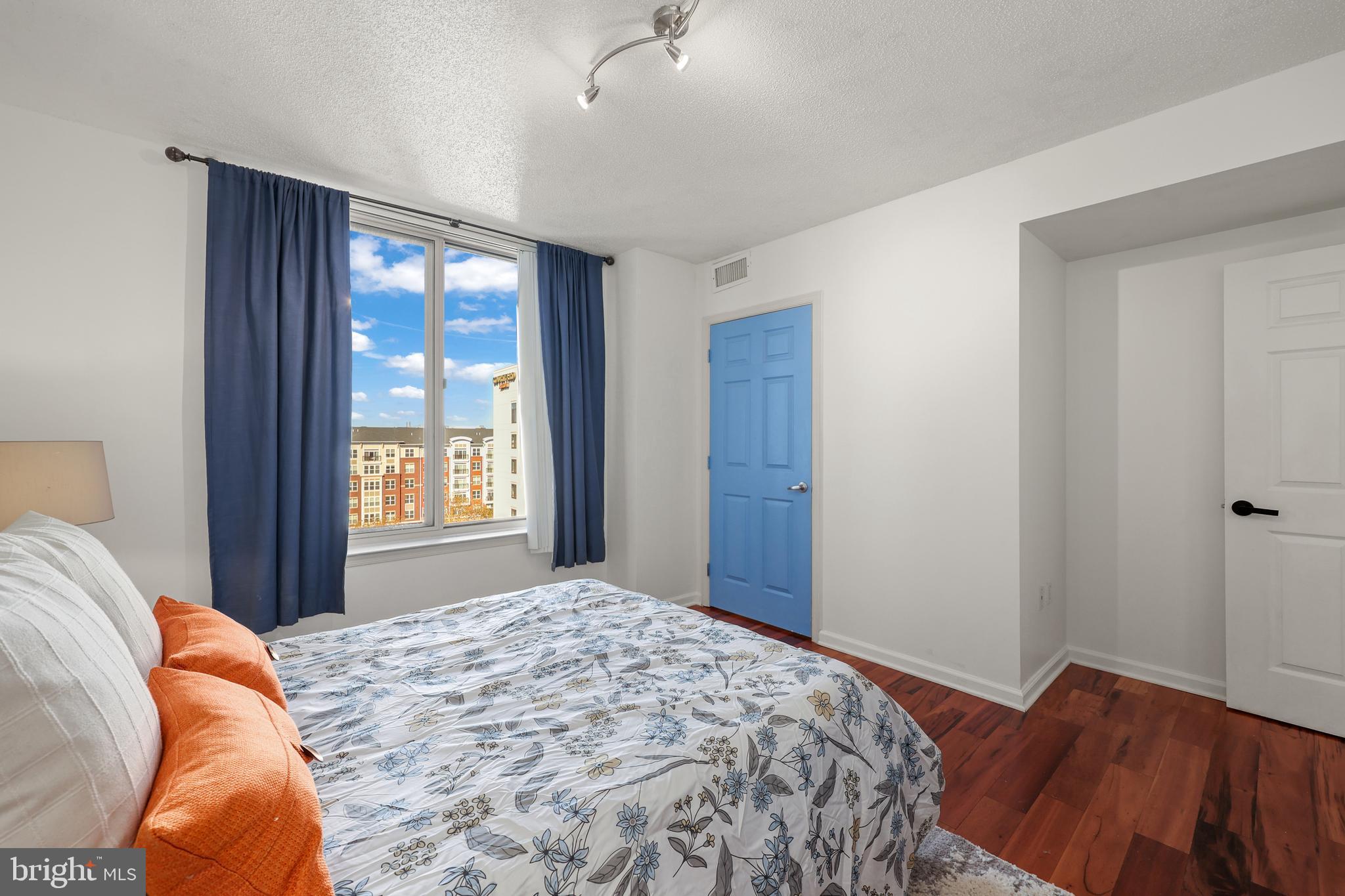 2726 Gallows Road, Unit 1004 Vienna, VA 22180 - Photo 13 of 26