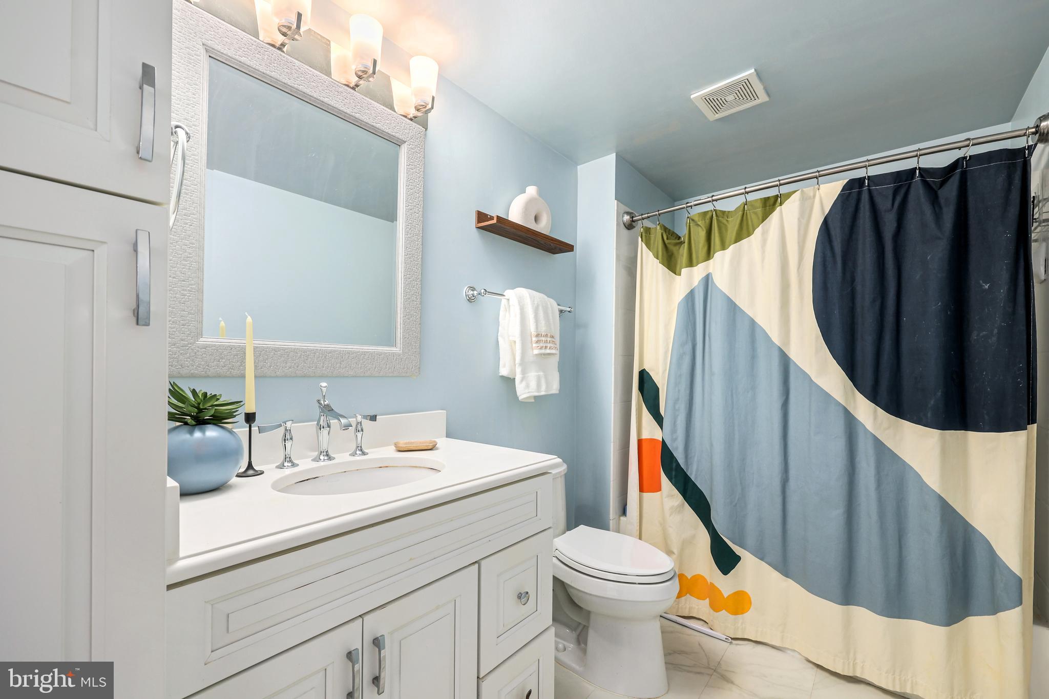 2726 Gallows Road, Unit 1004 Vienna, VA 22180 - Photo 16 of 26