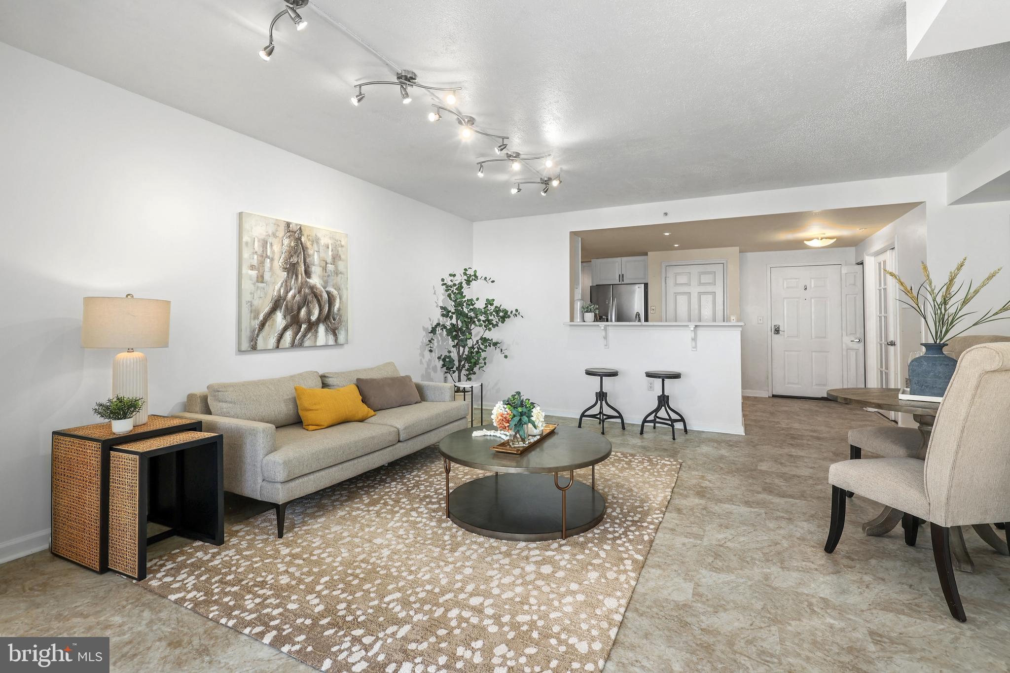 2726 Gallows Road, Unit 1004 Vienna, VA 22180 - Photo 2 of 26