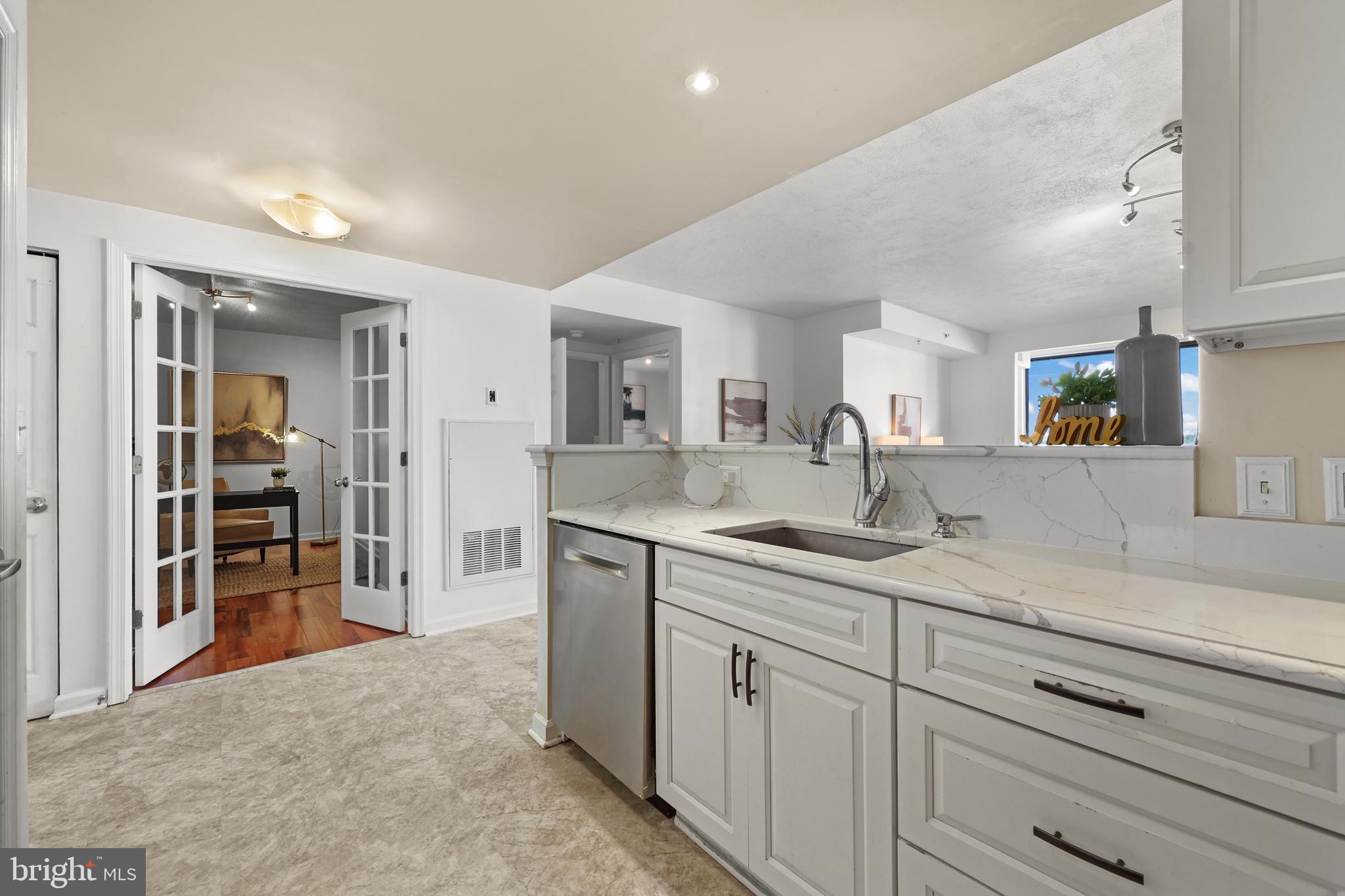 2726 Gallows Road, Unit 1004 Vienna, VA 22180 - Photo 9 of 26