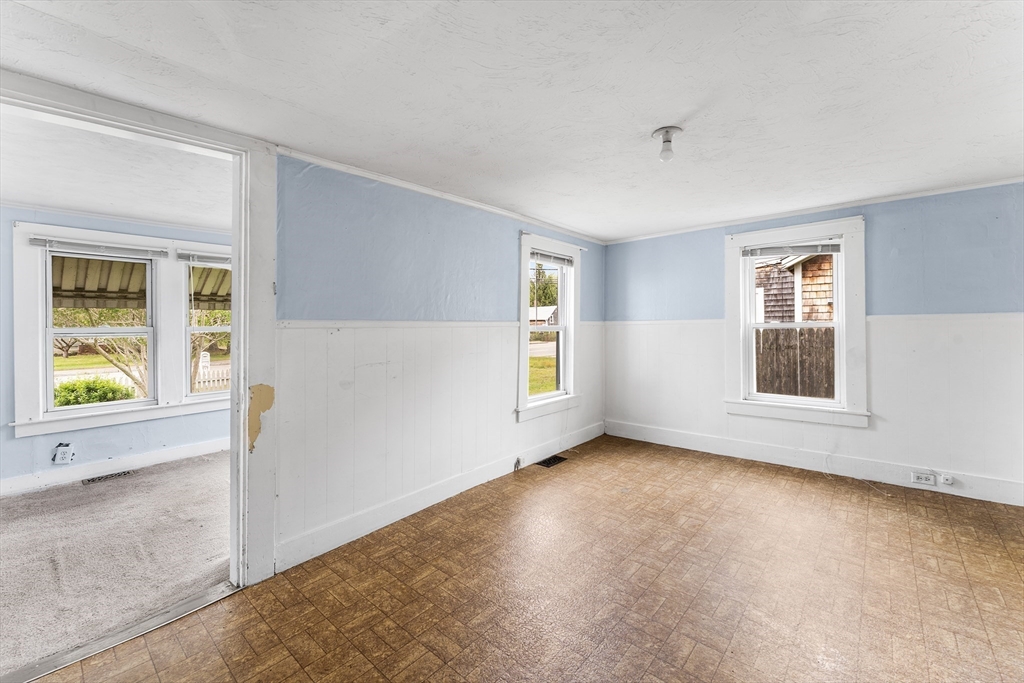 170 Wareham Road Marion, MA 02738 - Photo 6 of 30