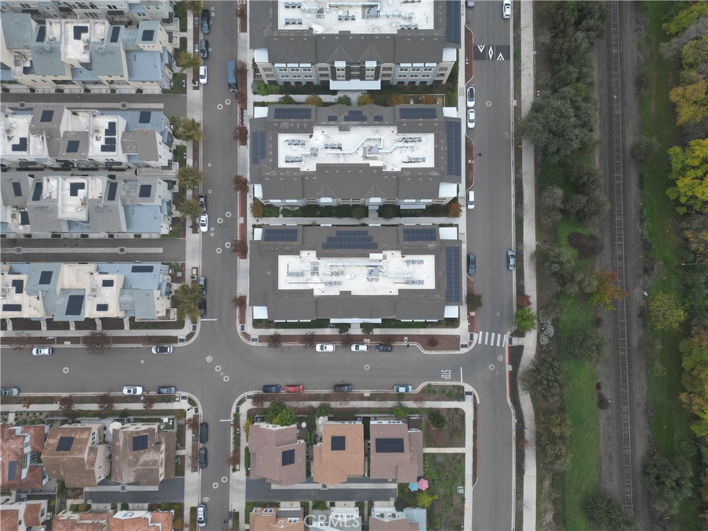 1661 Spring Street, Unit 444 Davis, CA 95616 - Photo 11 of 16 a picture of a bathroom with mirror