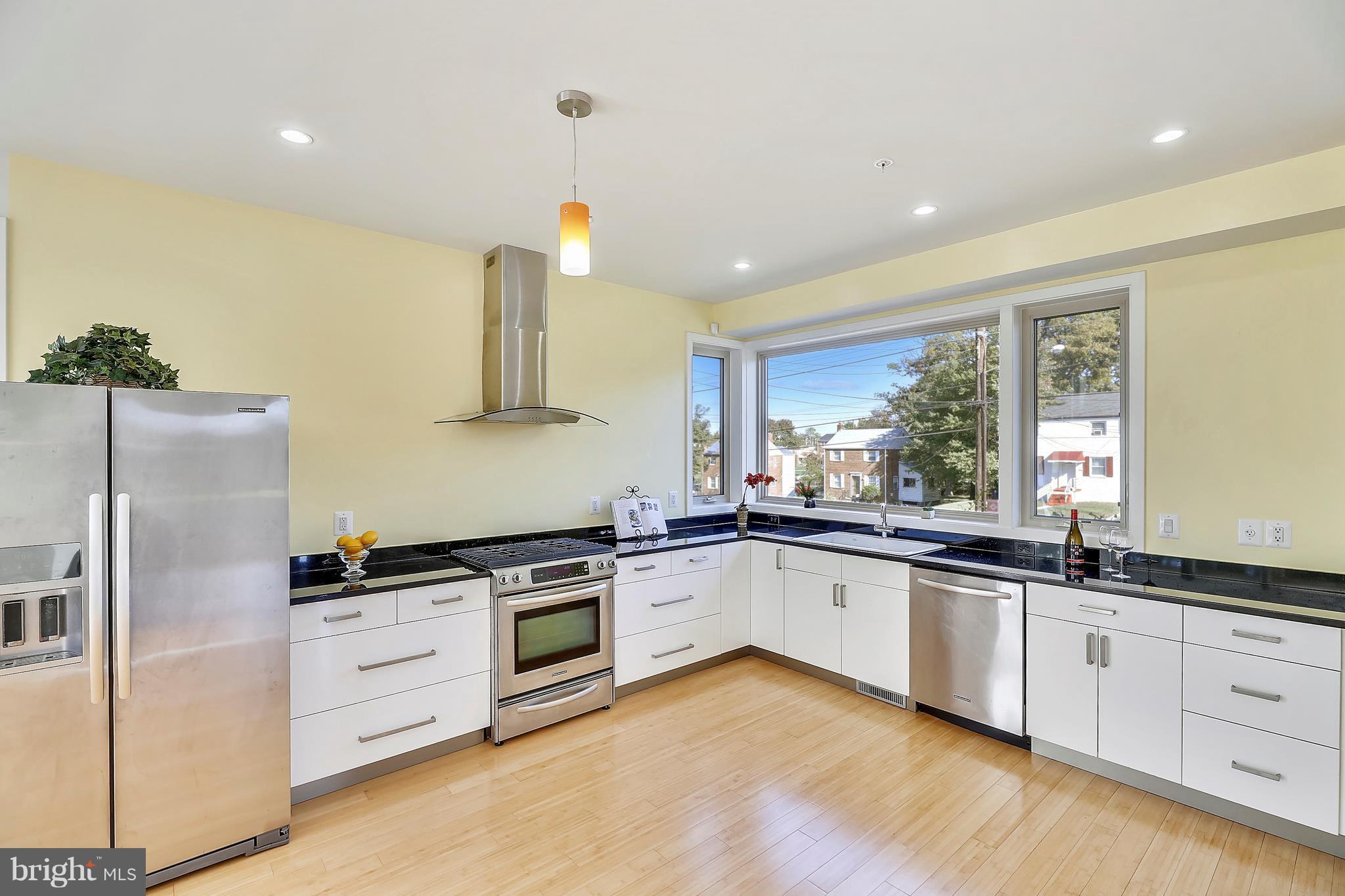 807 Chillum Road Hyattsville, MD 20783 - Photo 3 of 27 Kitchen