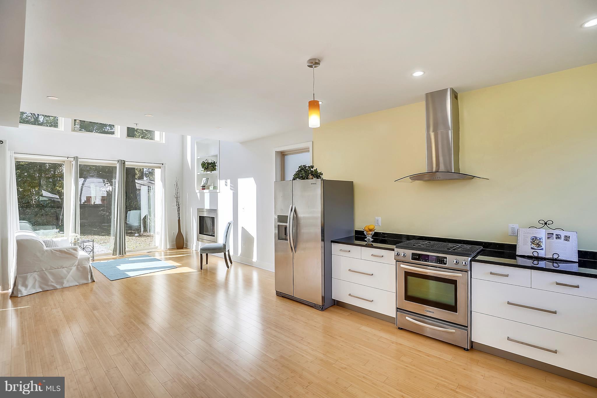 807 Chillum Road Hyattsville, MD 20783 - Photo 5 of 27 Kitchen